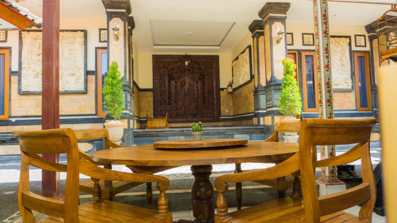 Hotel Cakra House à Denpasar Extérieur photo