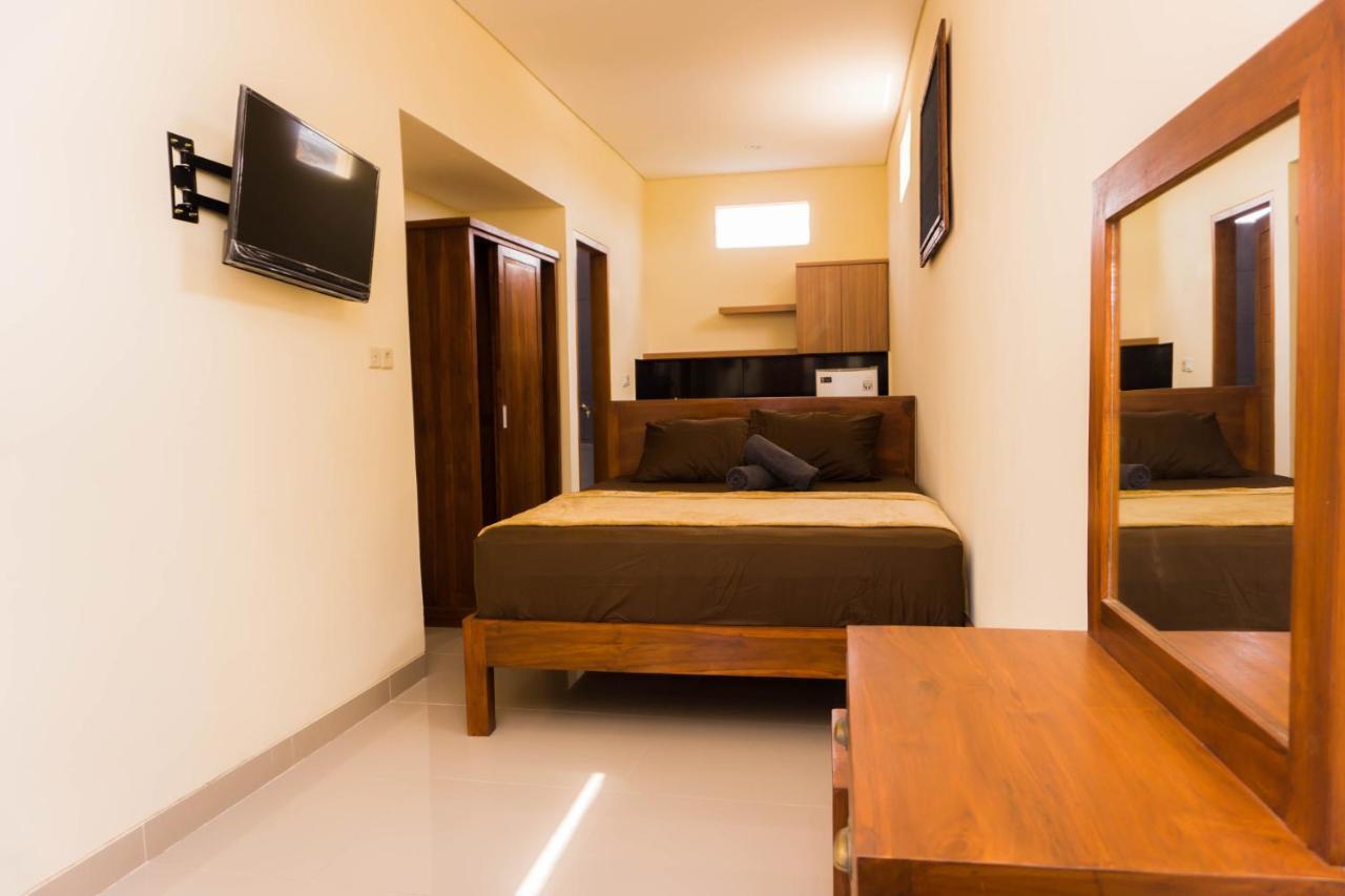 Hotel Cakra House à Denpasar Extérieur photo