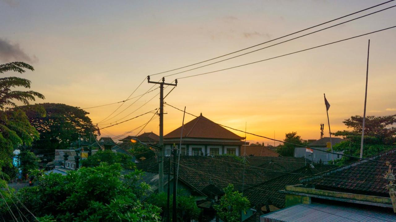 Hotel Cakra House à Denpasar Extérieur photo